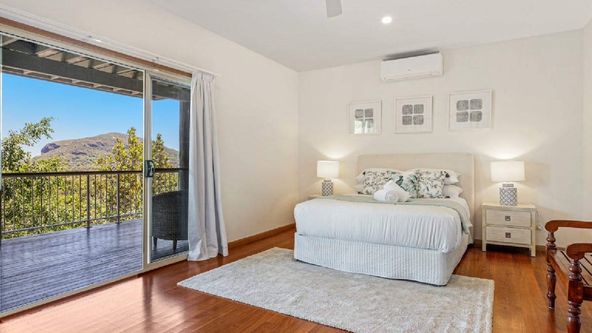 Master queen bedroom with ensuite
