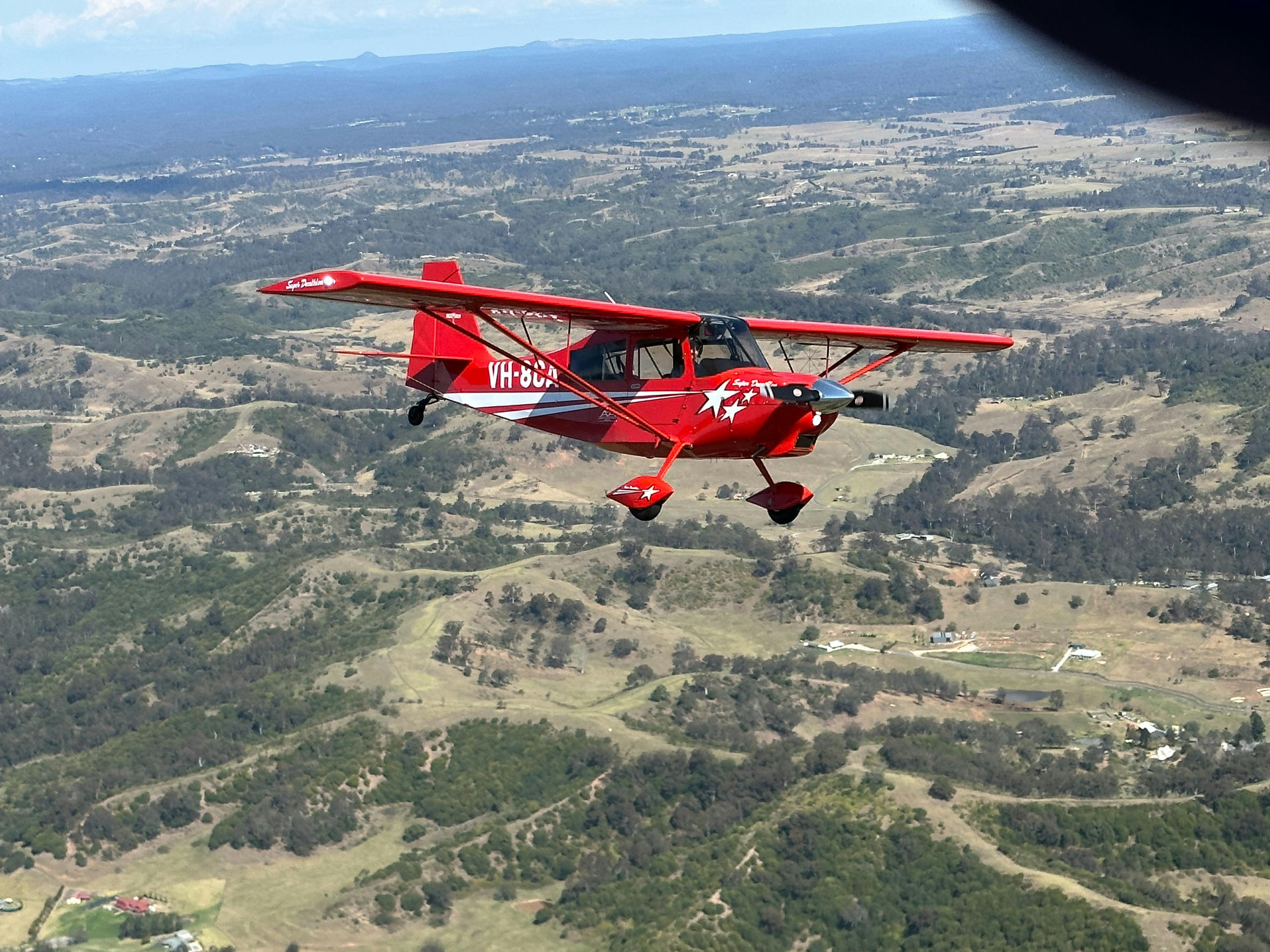최고의 공중곡예 비행 및 비행 레슨 - 슈퍼 데카트론에서 45분!