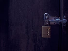 Riddle Room