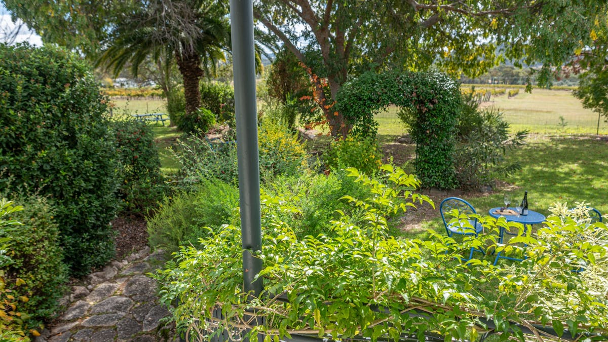 Marnita Farmhouse Garden