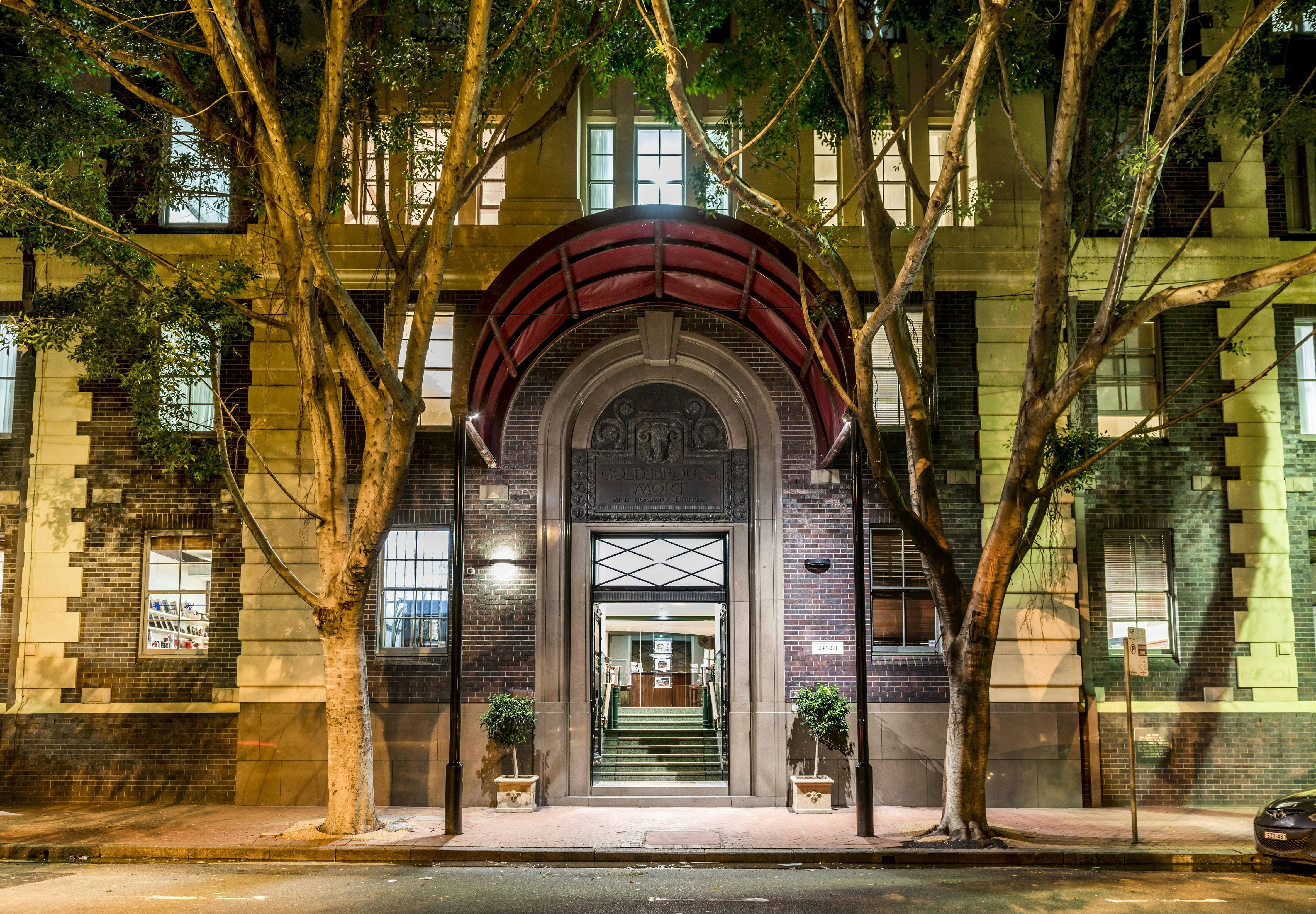 Save up to 25%* Off at Oaks Sydney Goldsbrough Suites