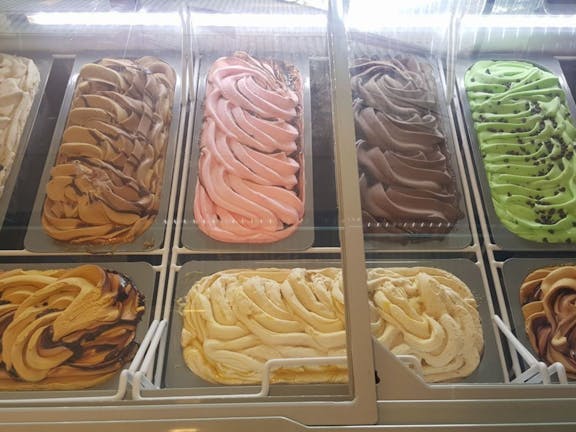 Fro-Get Self Serve Frozen Yogurt Cafe