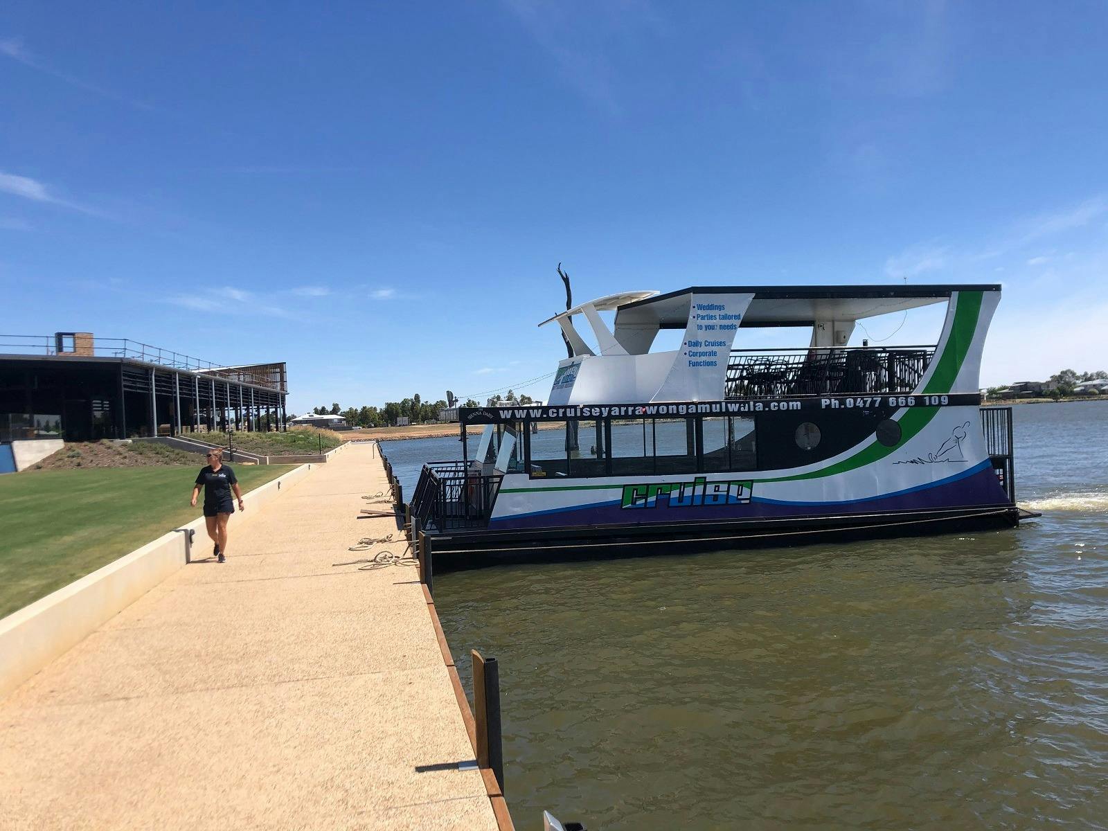 The Sienna Daisy Boat Lake Mulwala Private Boat Charters NSW