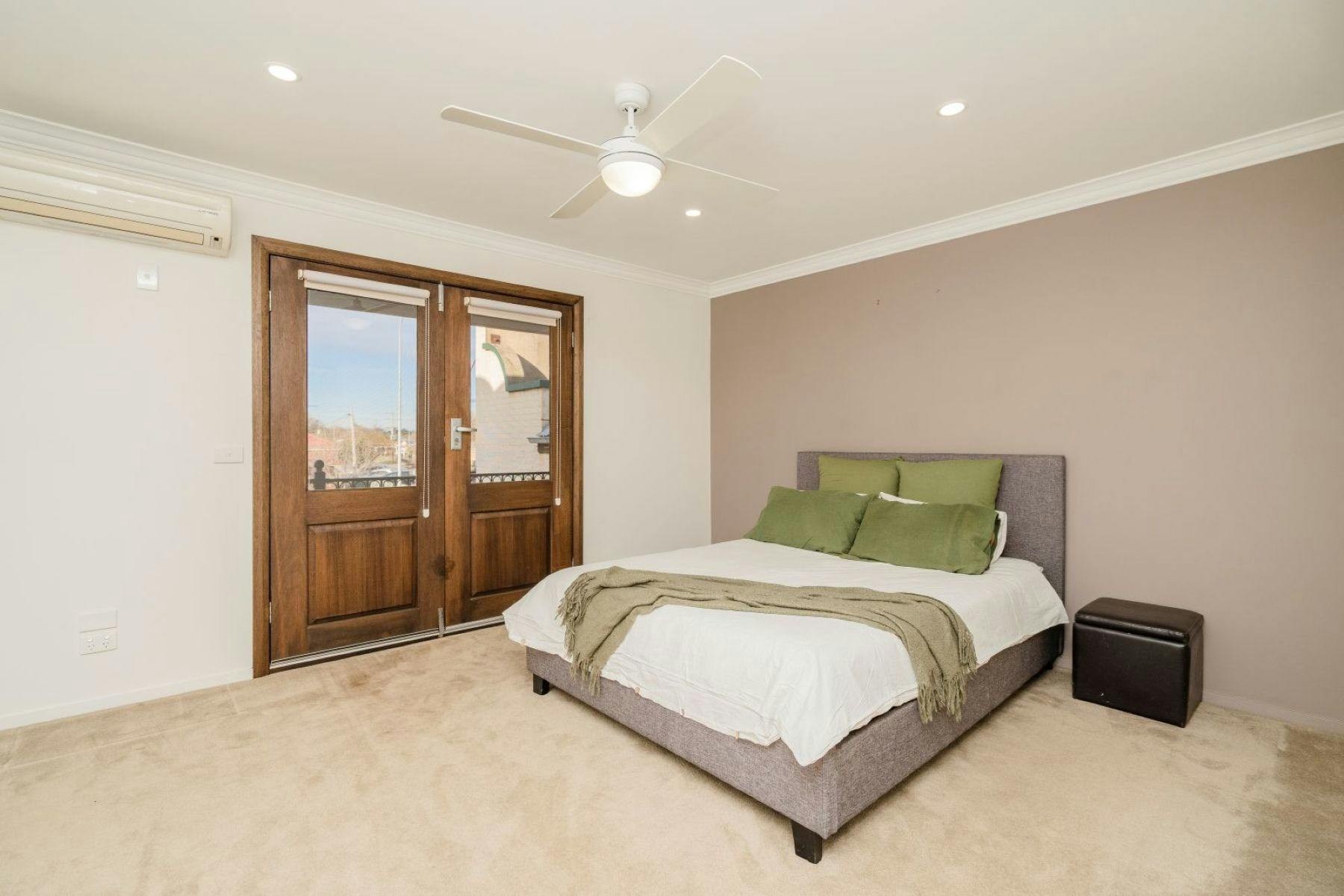 Bedroom 290B Hoskins