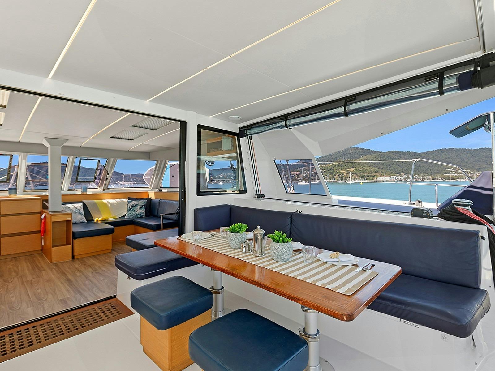 Nautitech Open 46 - Aft deck dining