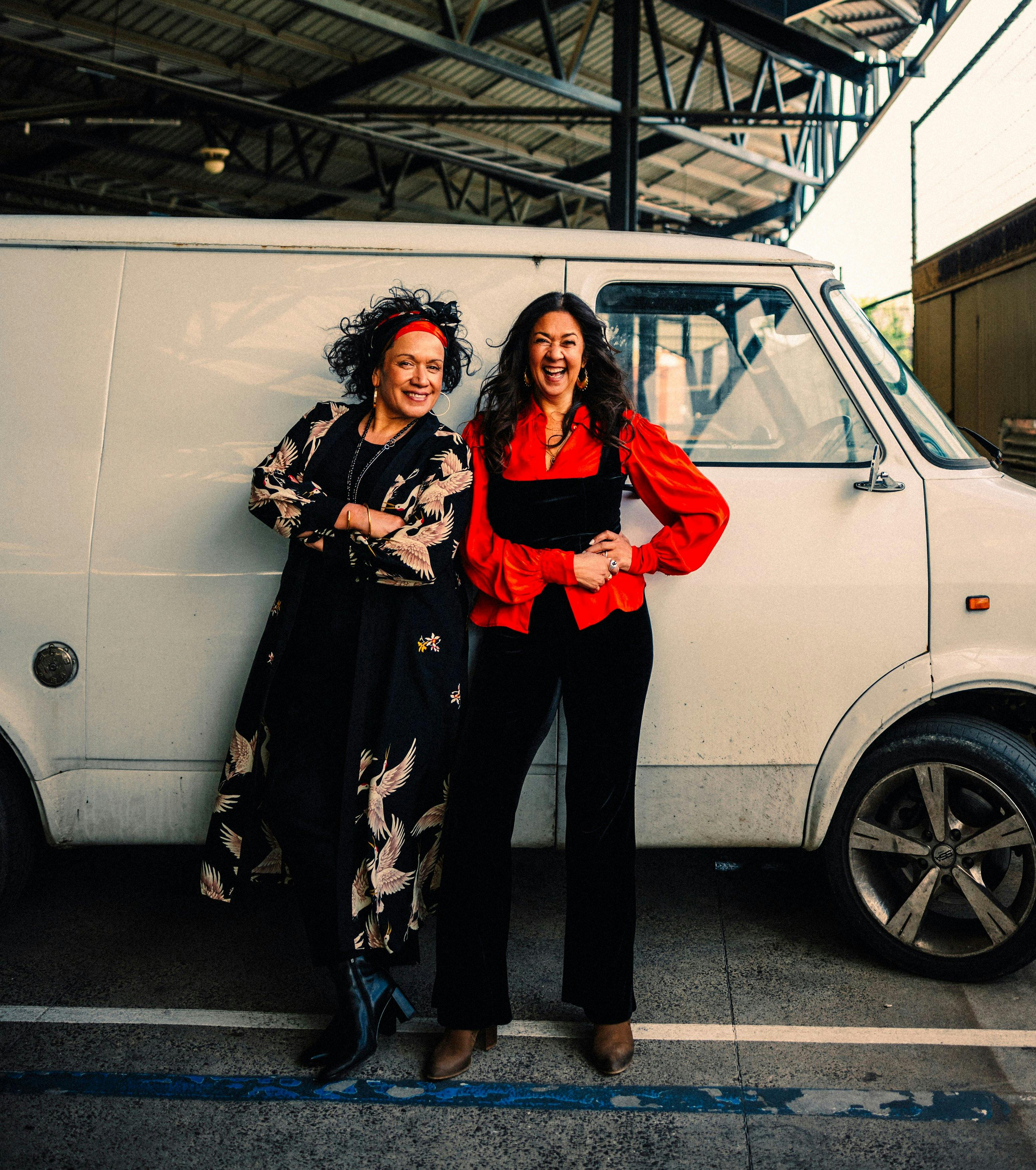 Vika & Linda - 'Where Do You Come From' Tour
