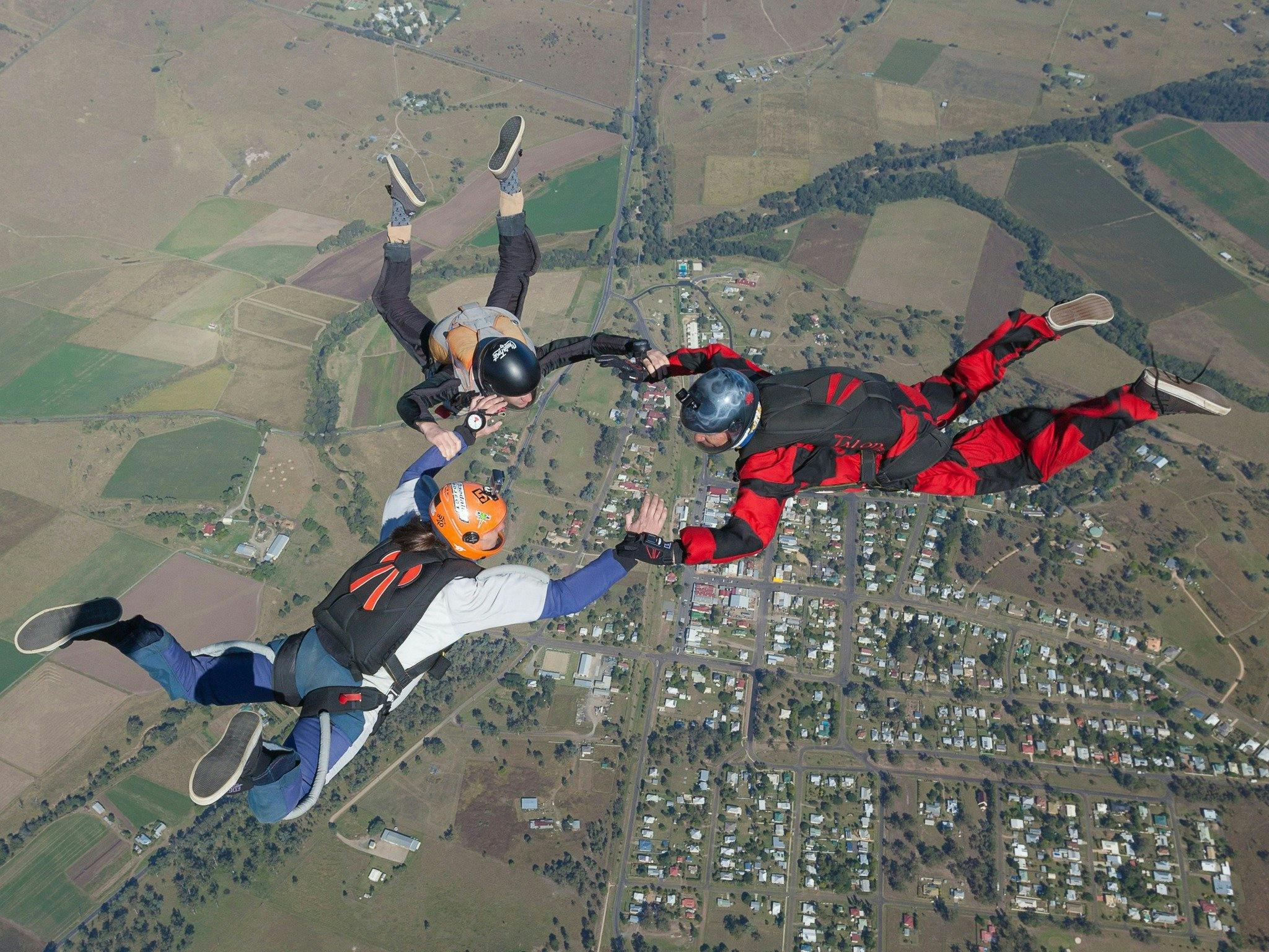 B-Rel Skydive - Star above Toogoolawah town with Jett & Dave Girvin and Ramblers Instructor Sara