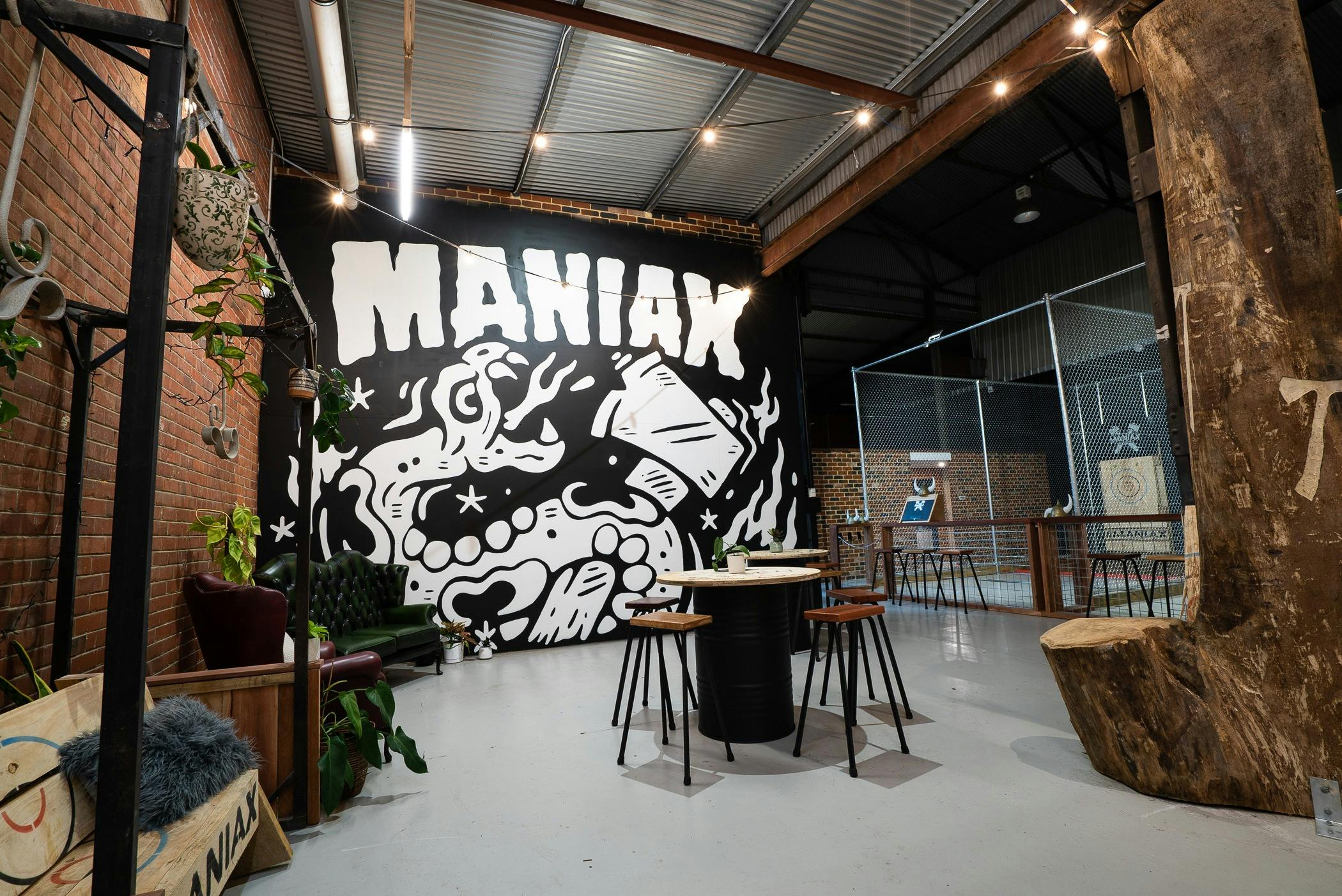MANIAX Axe Throwing - Northbridge