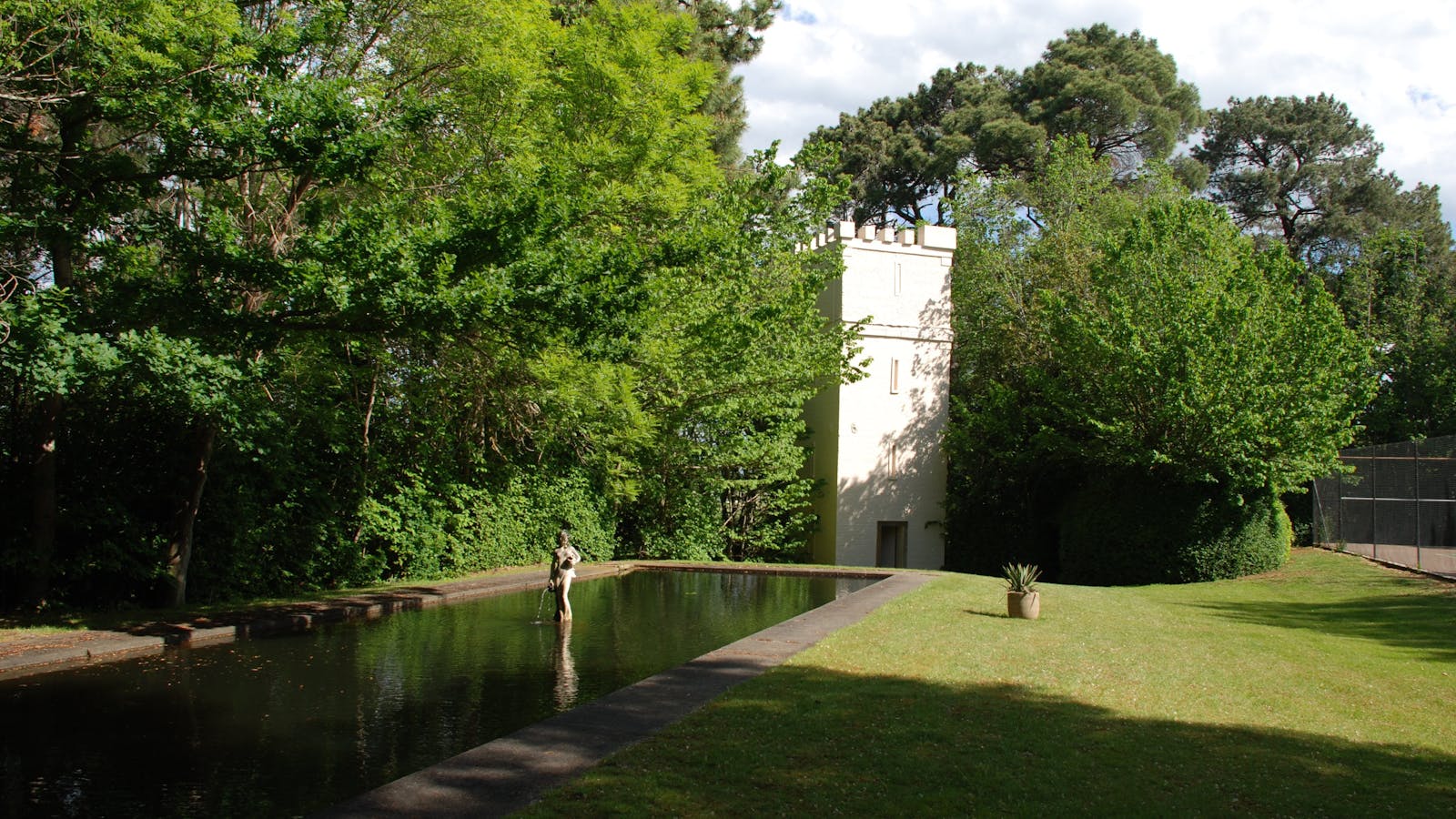 Panshanger Garden Pool and Tennis Court