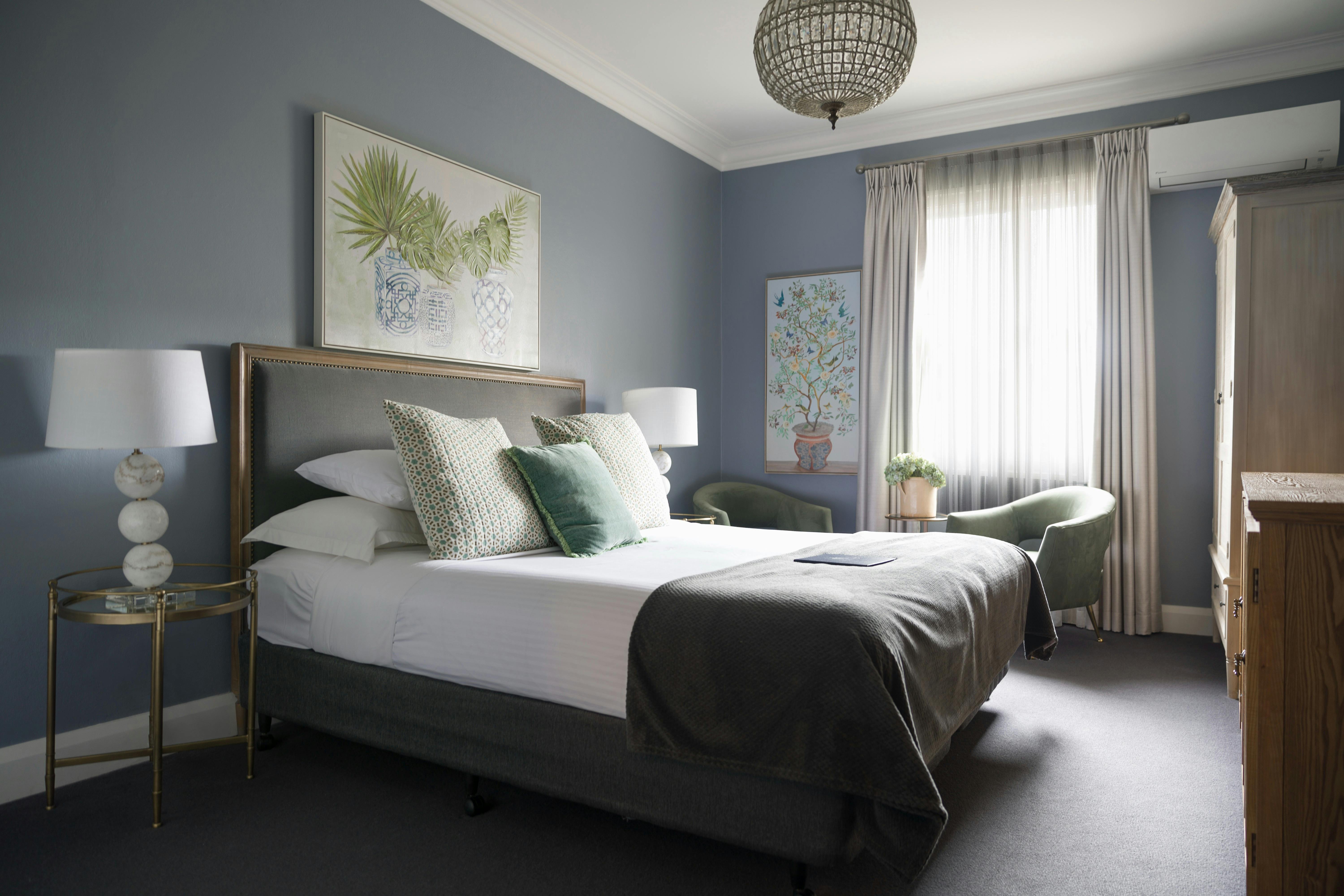Deluxe King Room at Berida Hotel with plush furnishings