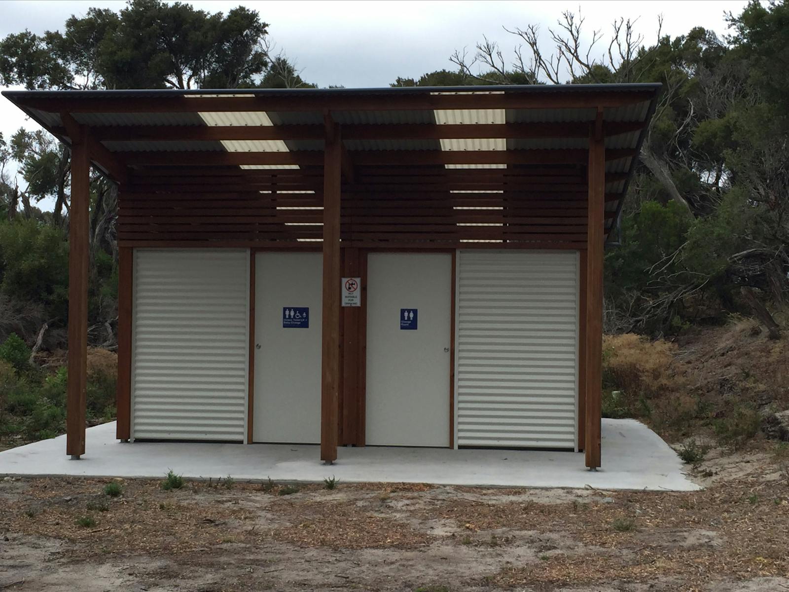 Toilet and shower facilities at Yellow Beach