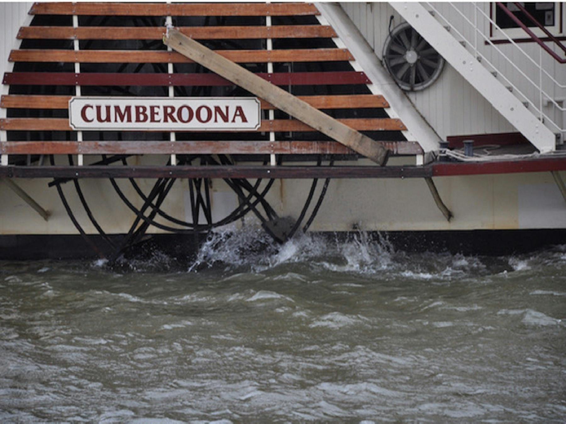 An Authentic Paddlsteamer