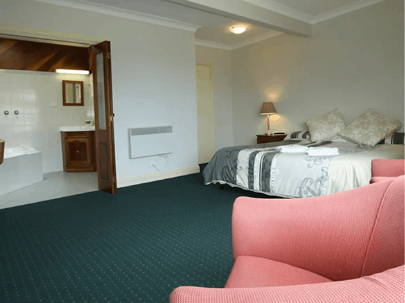 King Island Wilderness Retreat King Spa Room