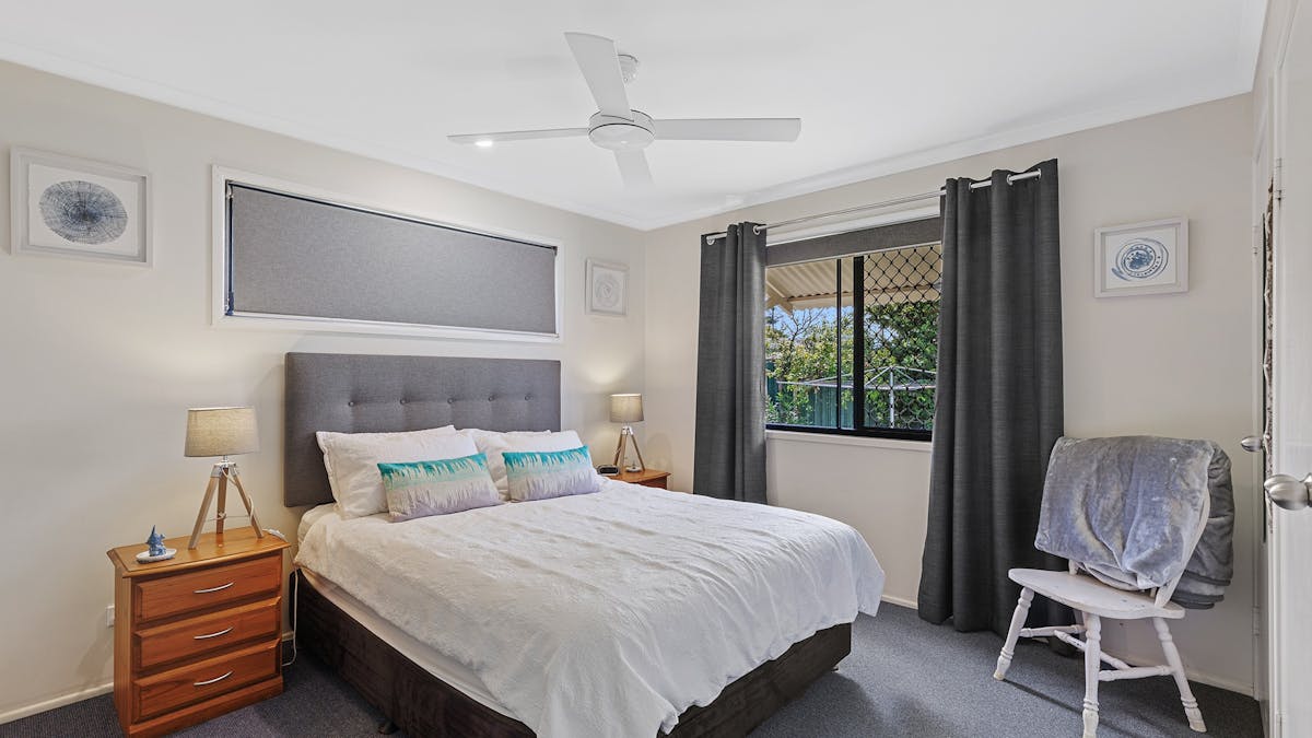 Main Bedroom - Queen Bed