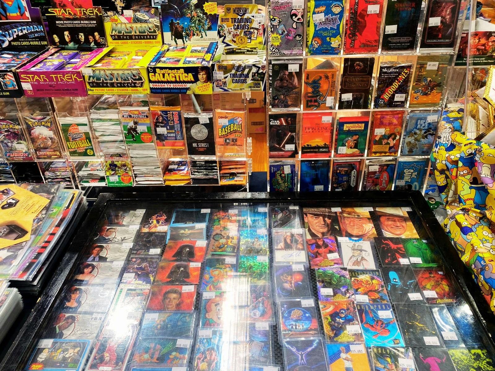 Selection of TV and entertainment cards, boxed and singles