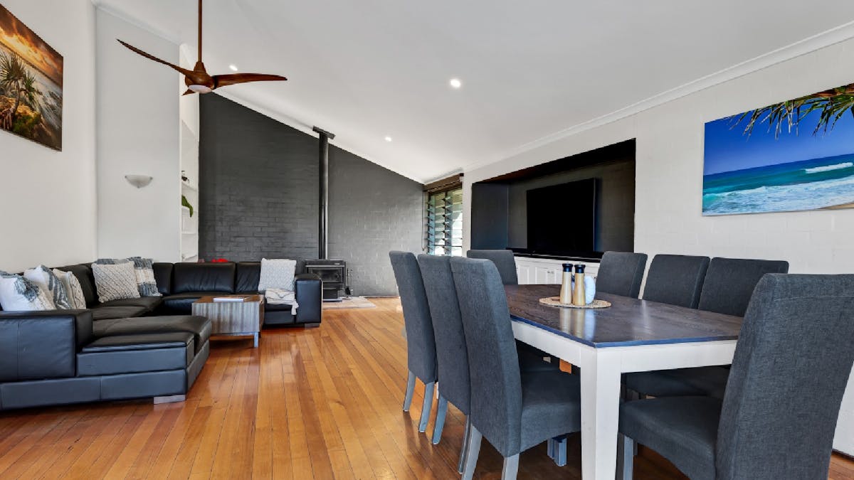 Integrated lounge and dining area