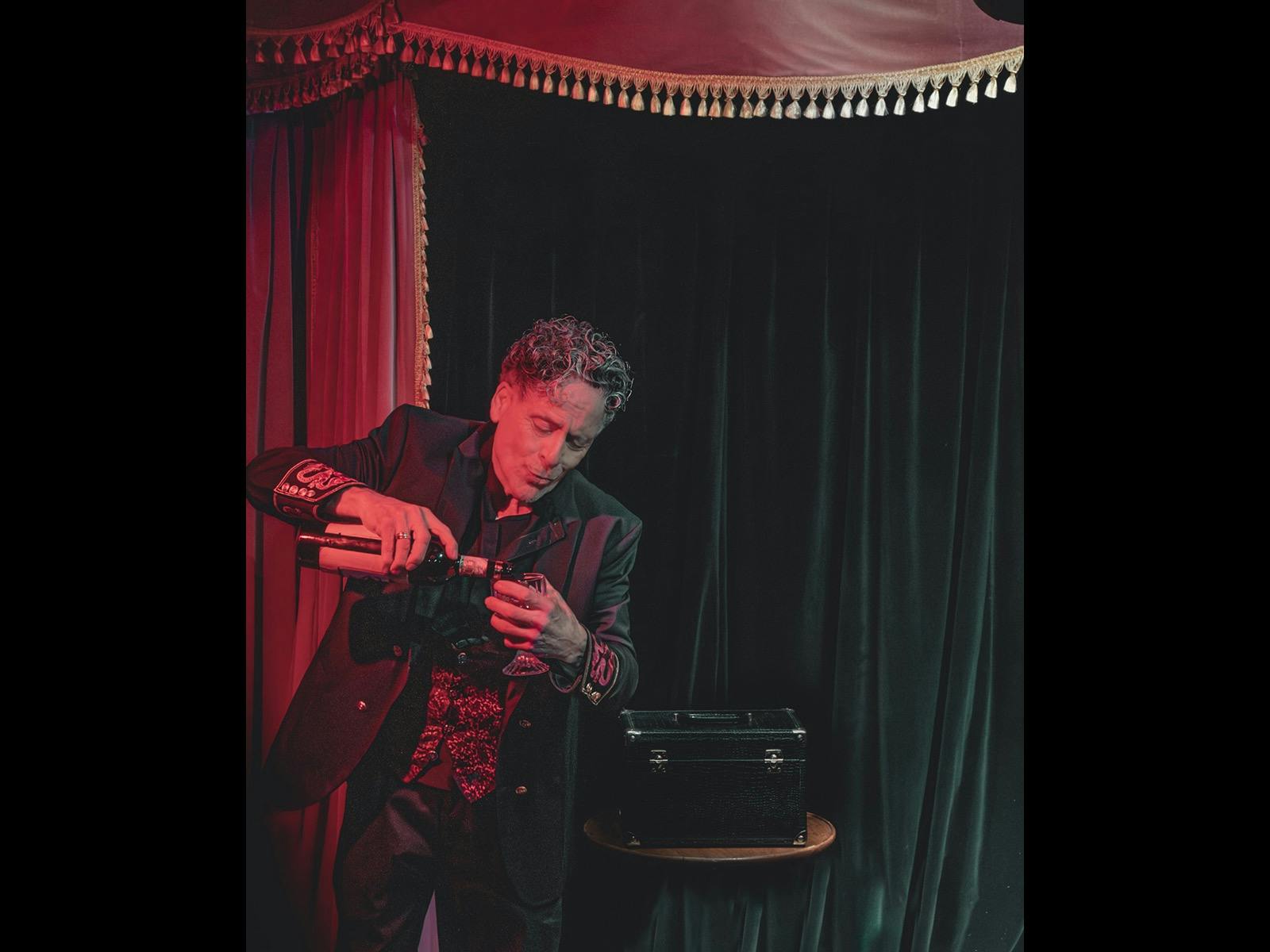 Magician Sam Angelico at Piccolo Teatro