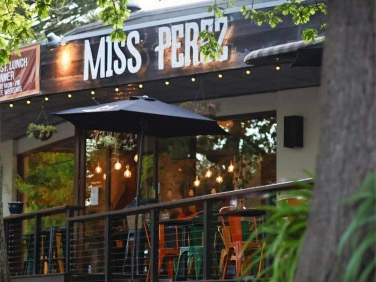 Miss Perez Kicthen and Bar front shoot
