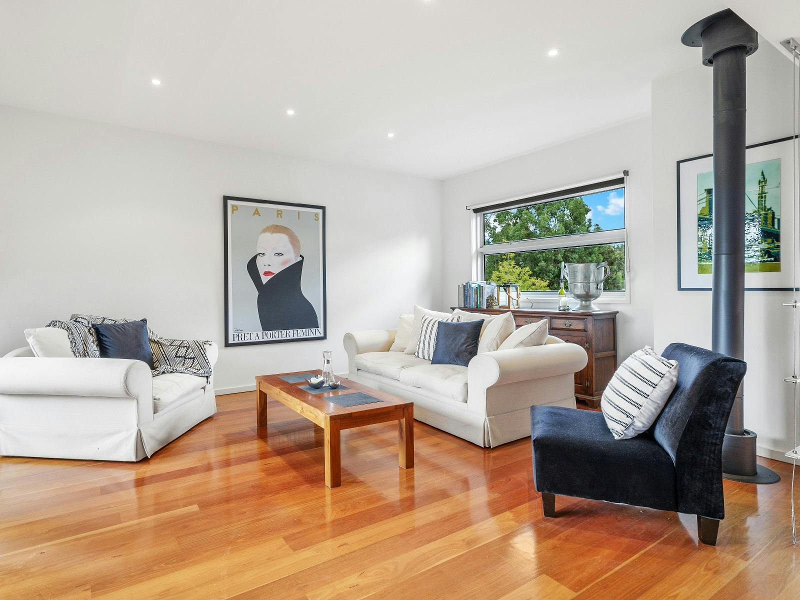 Fernweh lounge room with fireplace