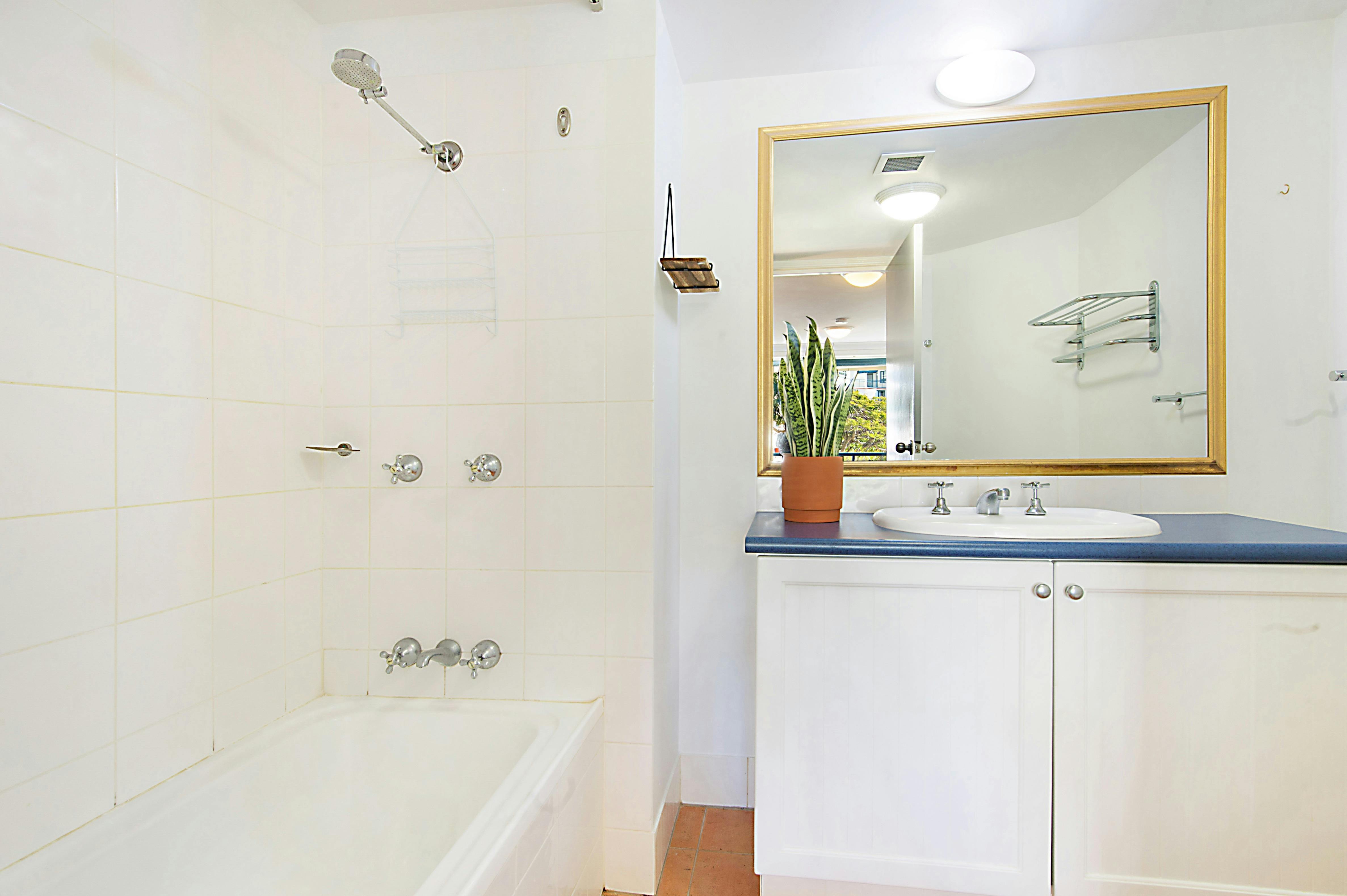 Calypso Plaza Resort Unit 215 - Coolangatta