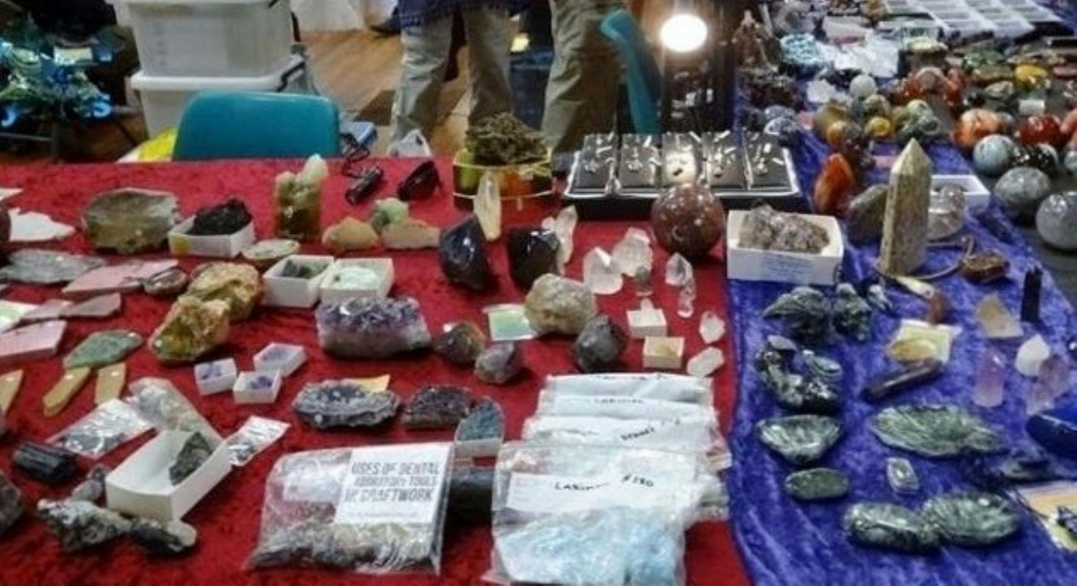 Stall selling crystals and lapidary material