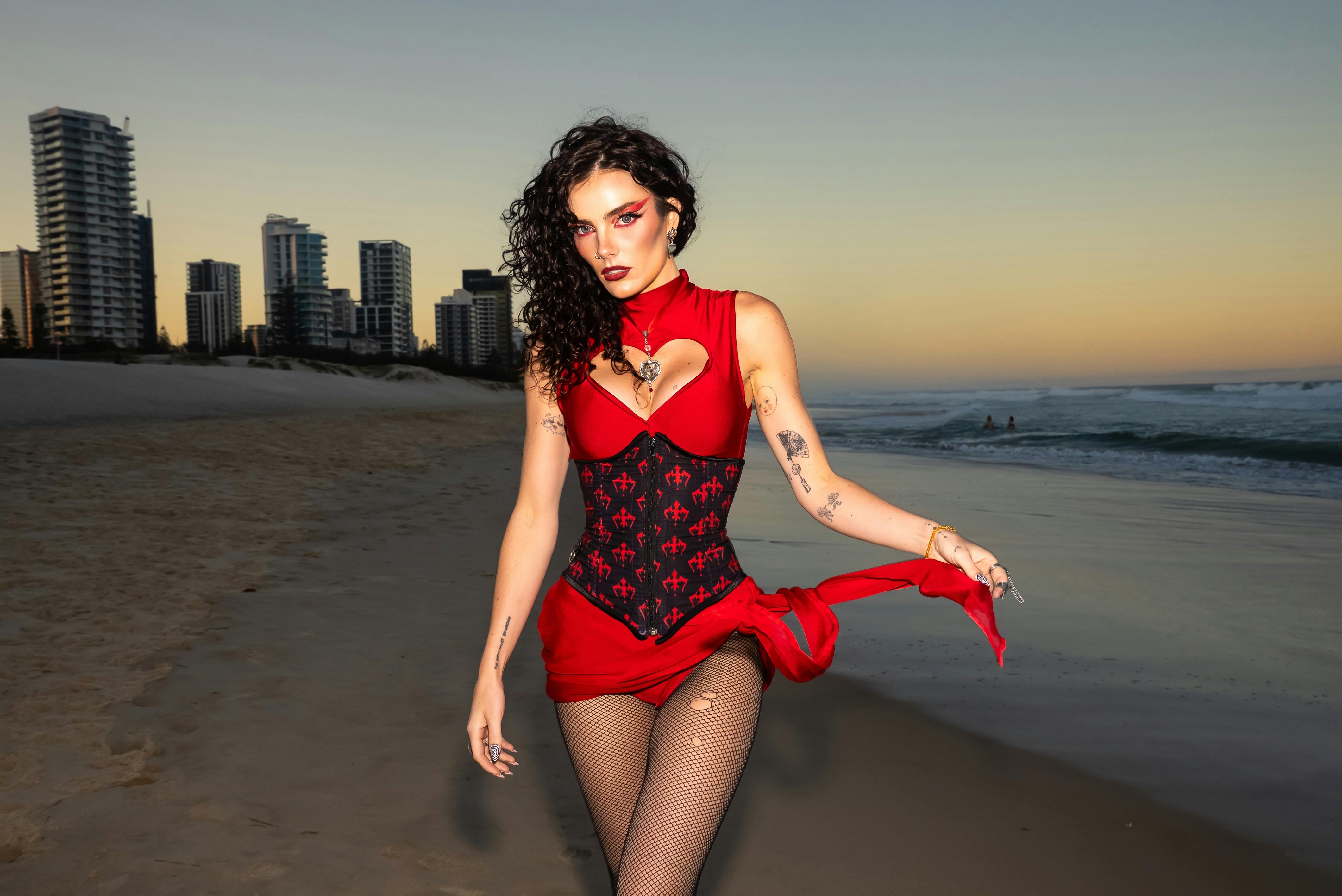 25% Off Dinner and Show