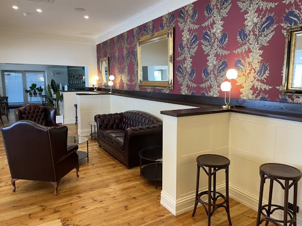 Winch Bar Kingscote