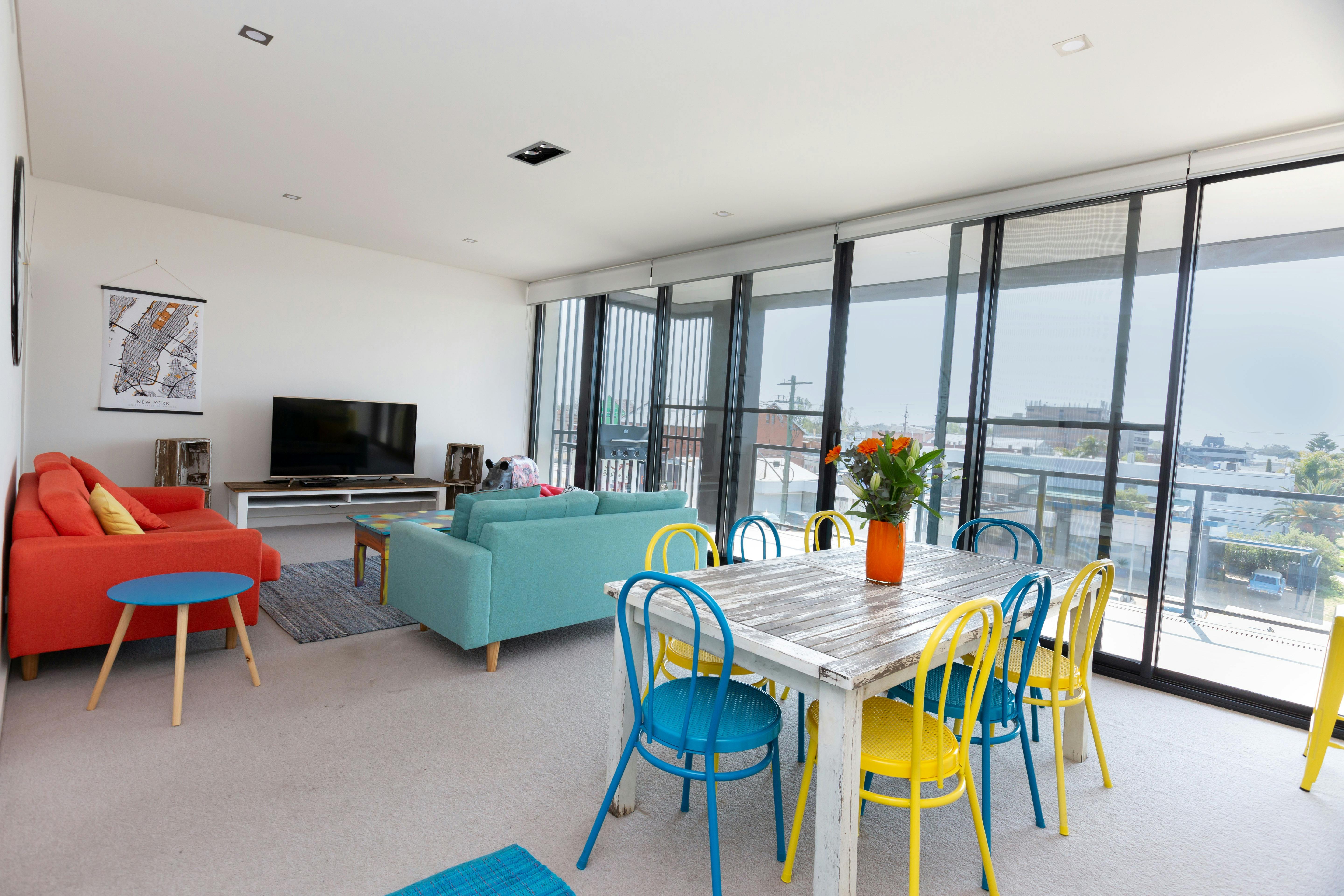 Colour & Swank at The Mill Visit Wagga