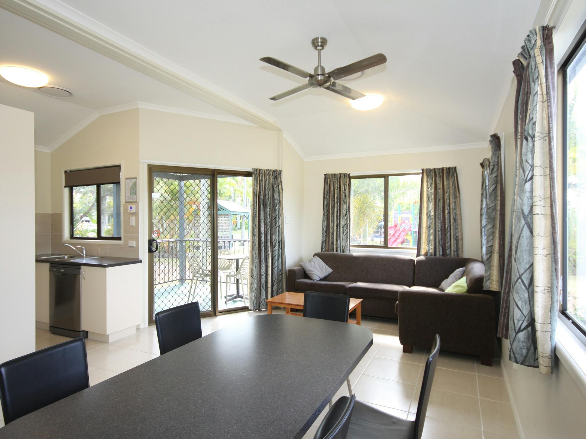 Three Bedroom Holiday Home - Interior Three Bedroom Holiday Home - Interior