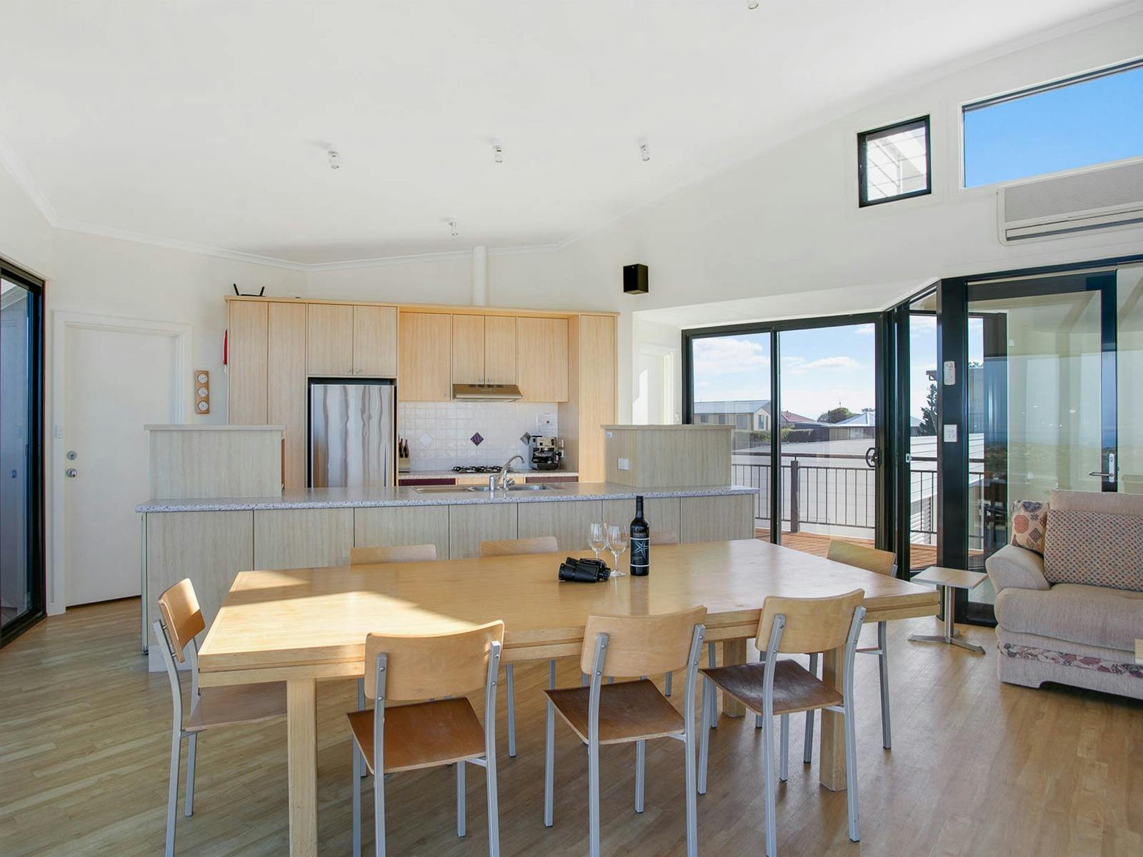 Architect Designed Spectacular Beachhouse with Sweeping Views