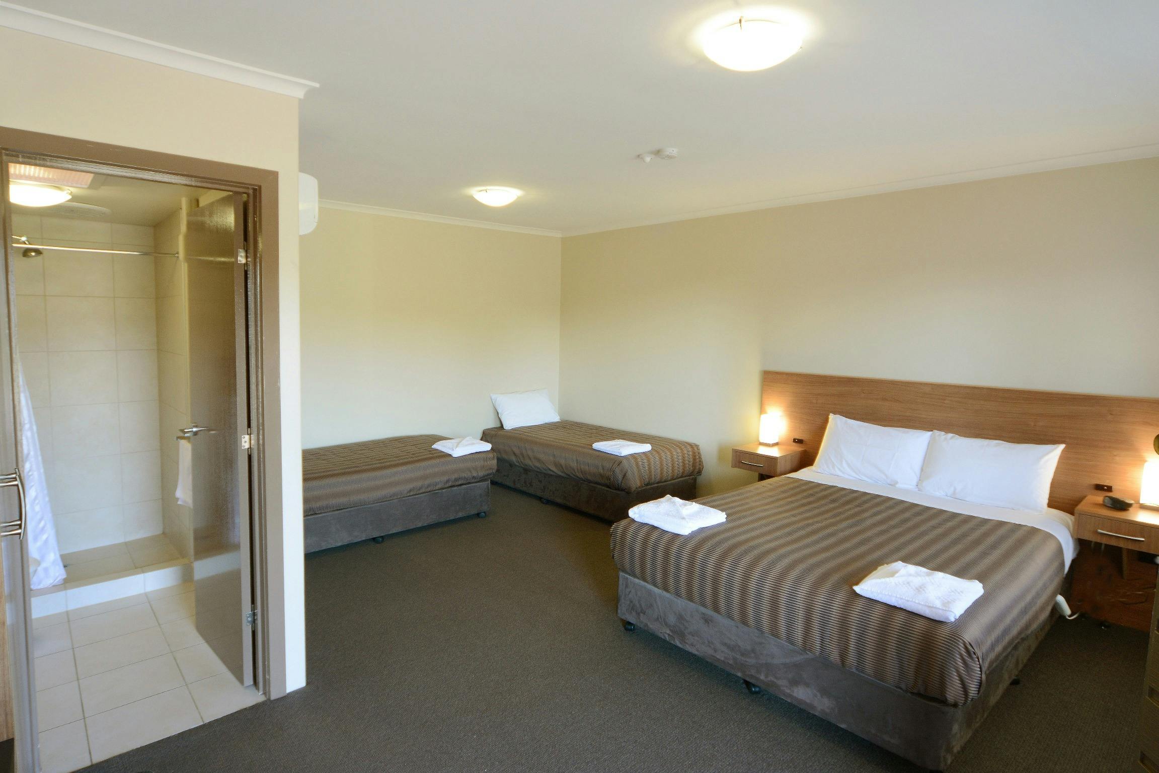 Ensuite Room Family