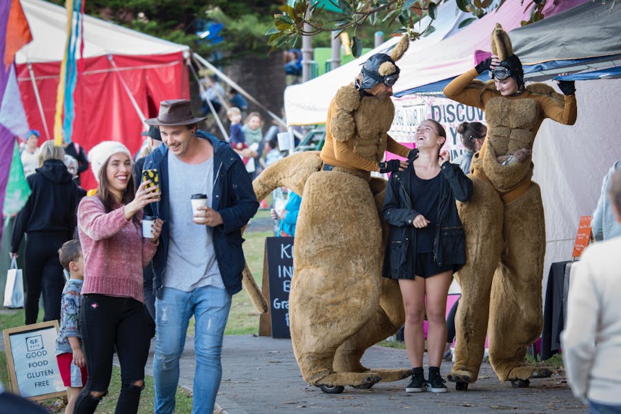 Roving Performers 