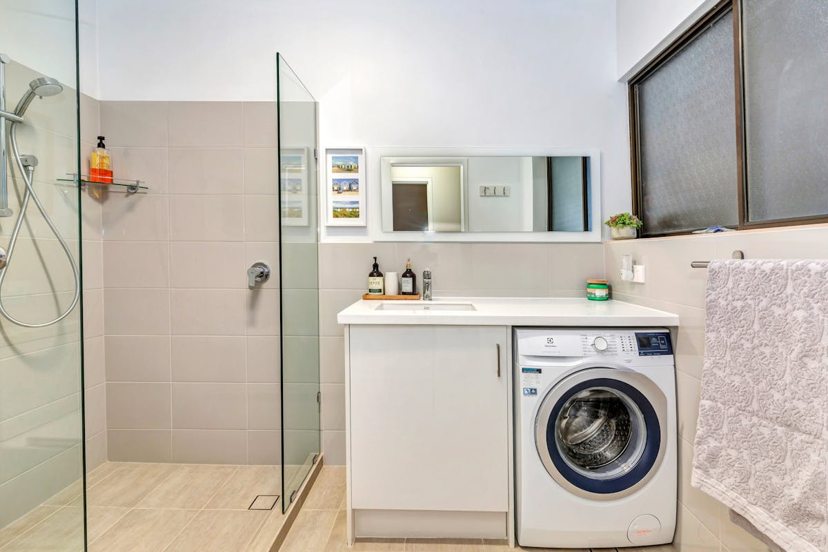 Bathroom / Laundry