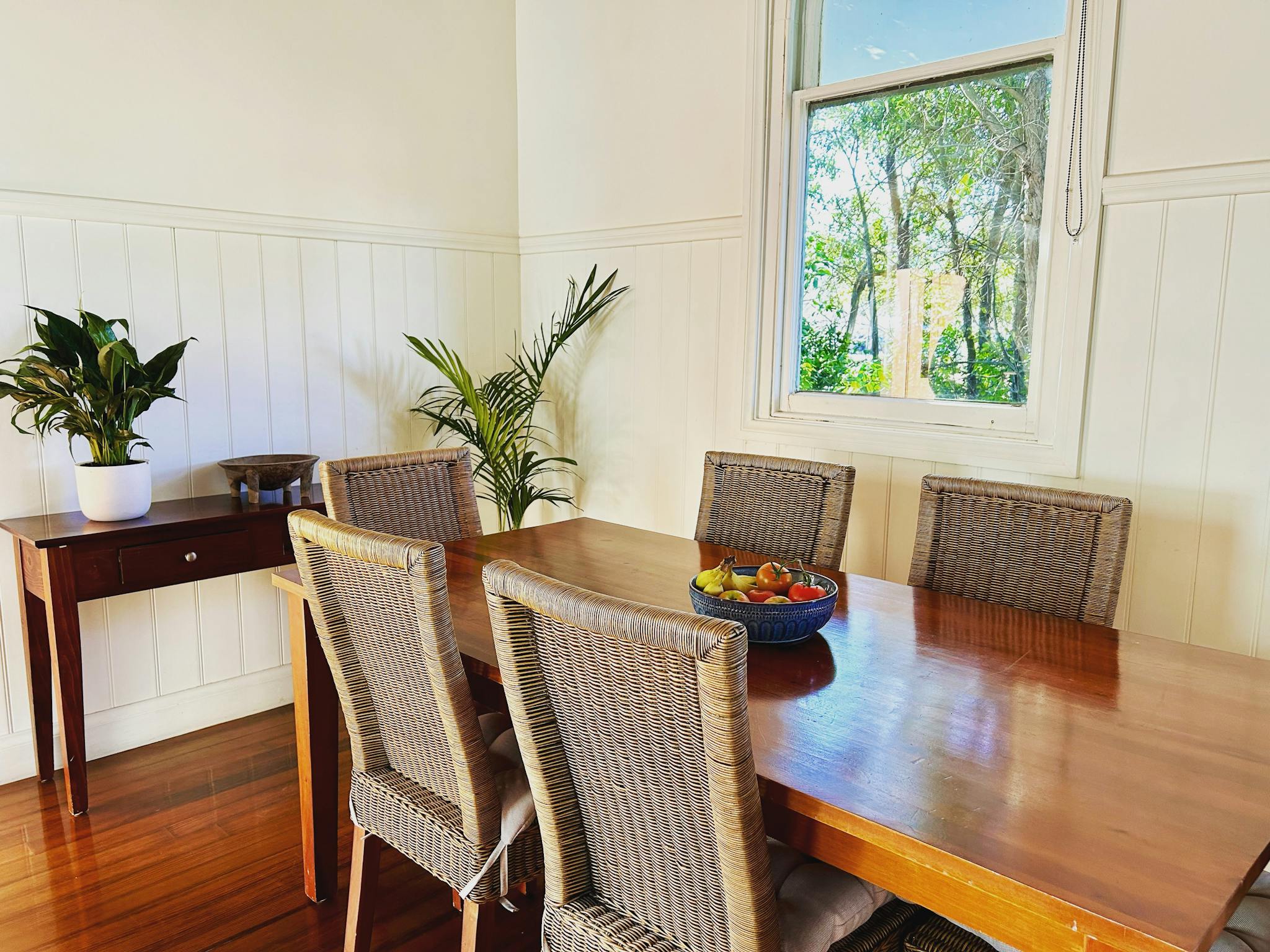 The dining area comfortably seats six people