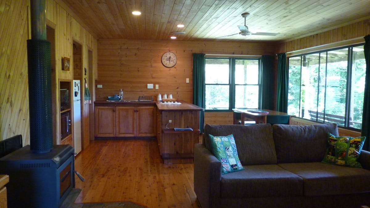 Accommodation nature farmstays Maleny Bellthorpe rainforest waterfall track koala fireplace birds