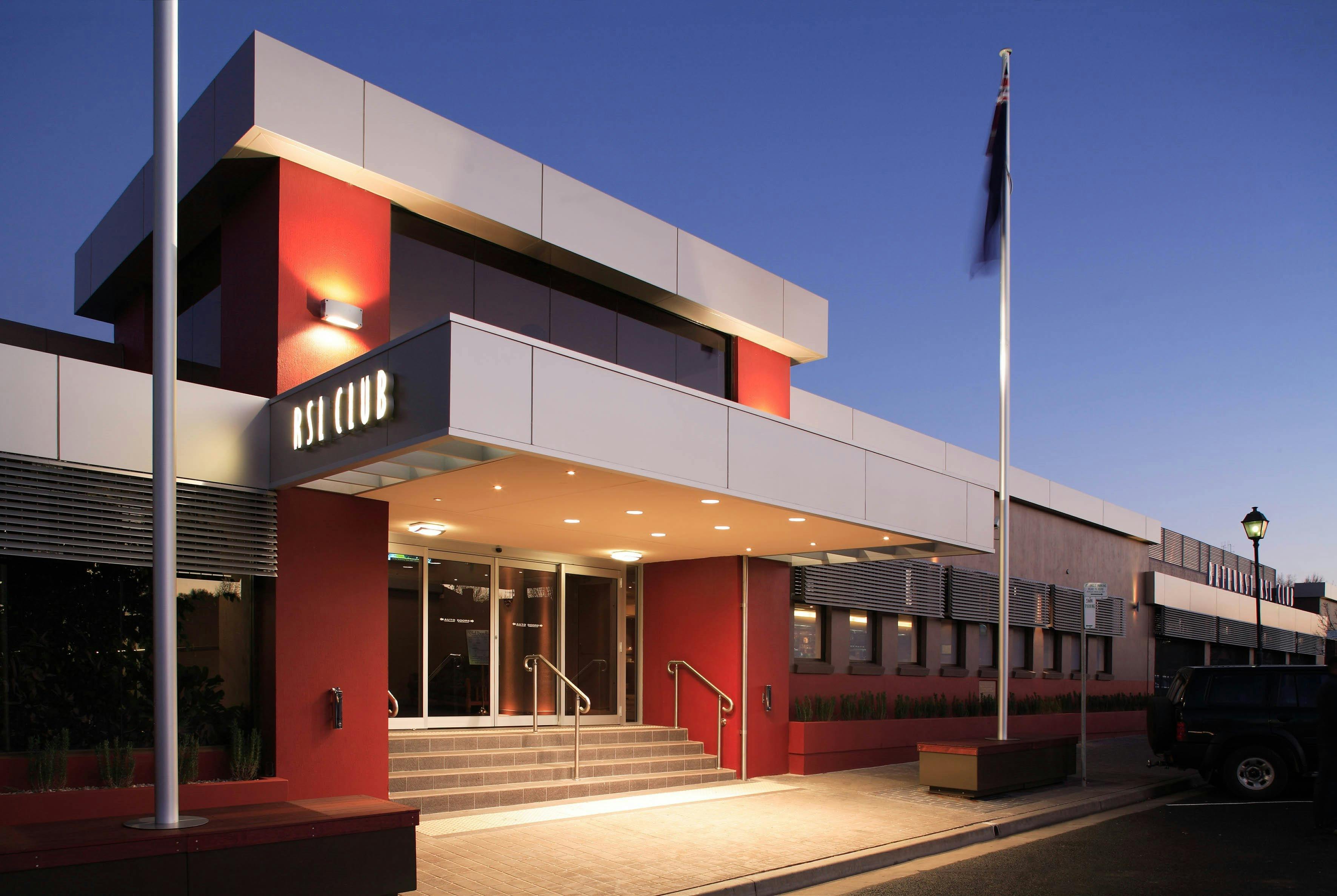 the-bistro-at-the-bathurst-rsl-club-nsw-holidays-accommodation