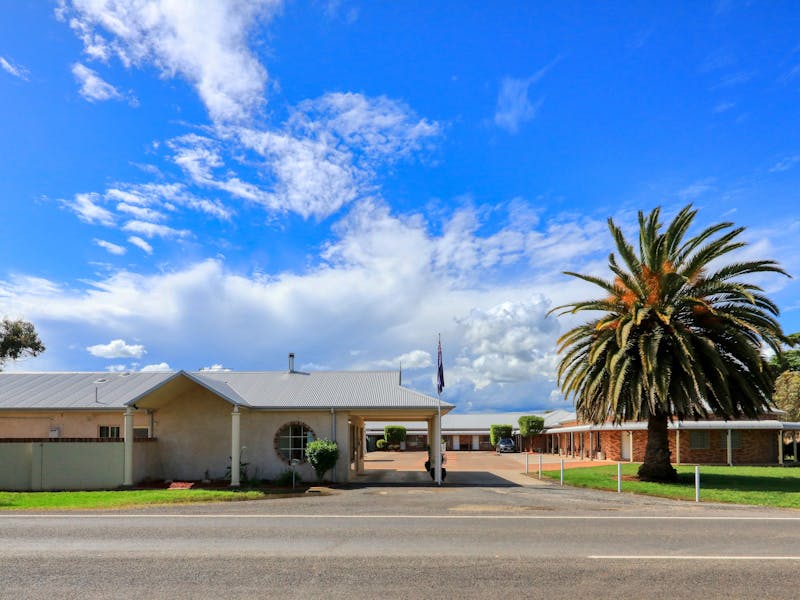 Country Gardens Motor Inn