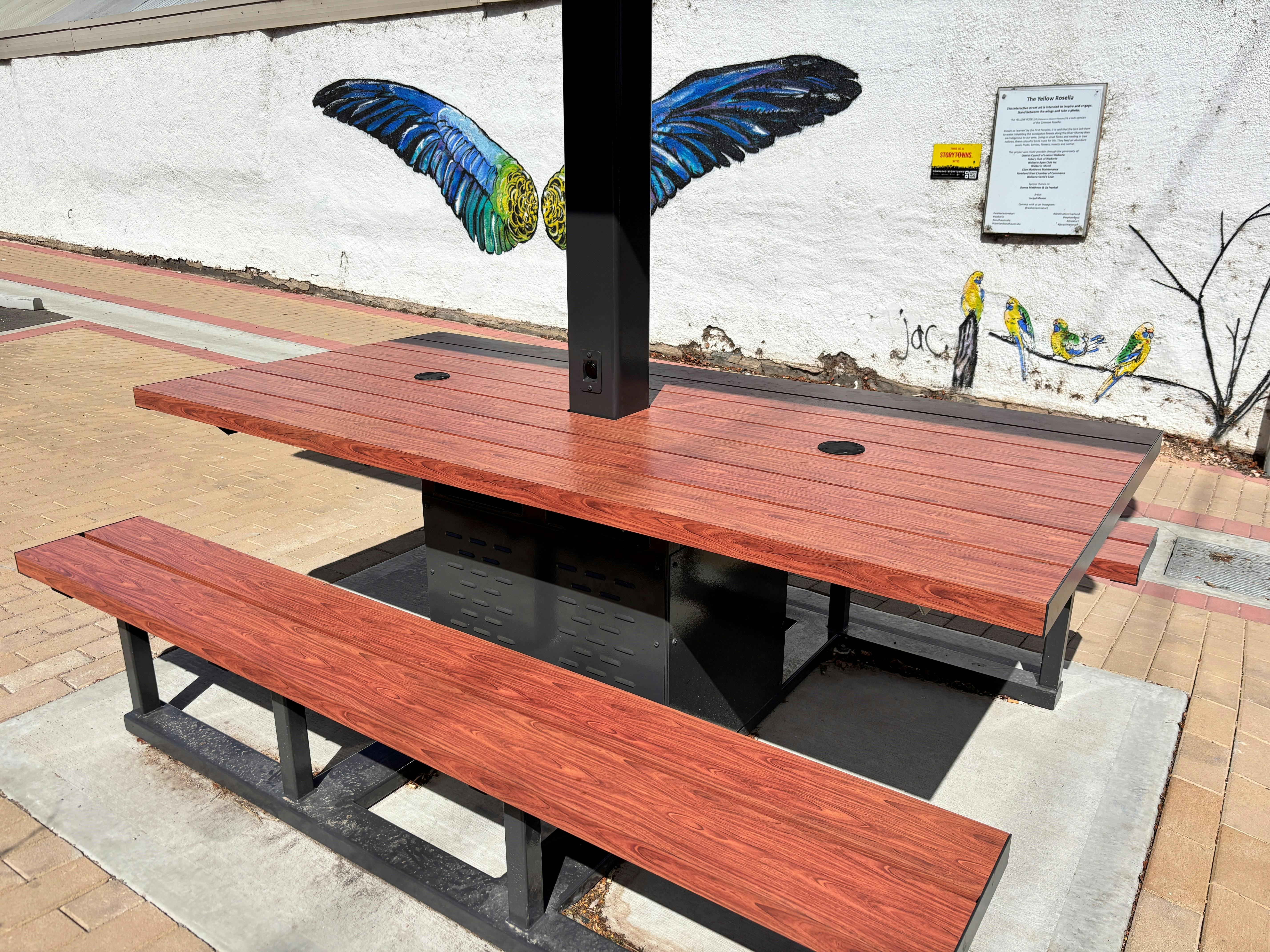 Waikerie Solar Picnic Bench