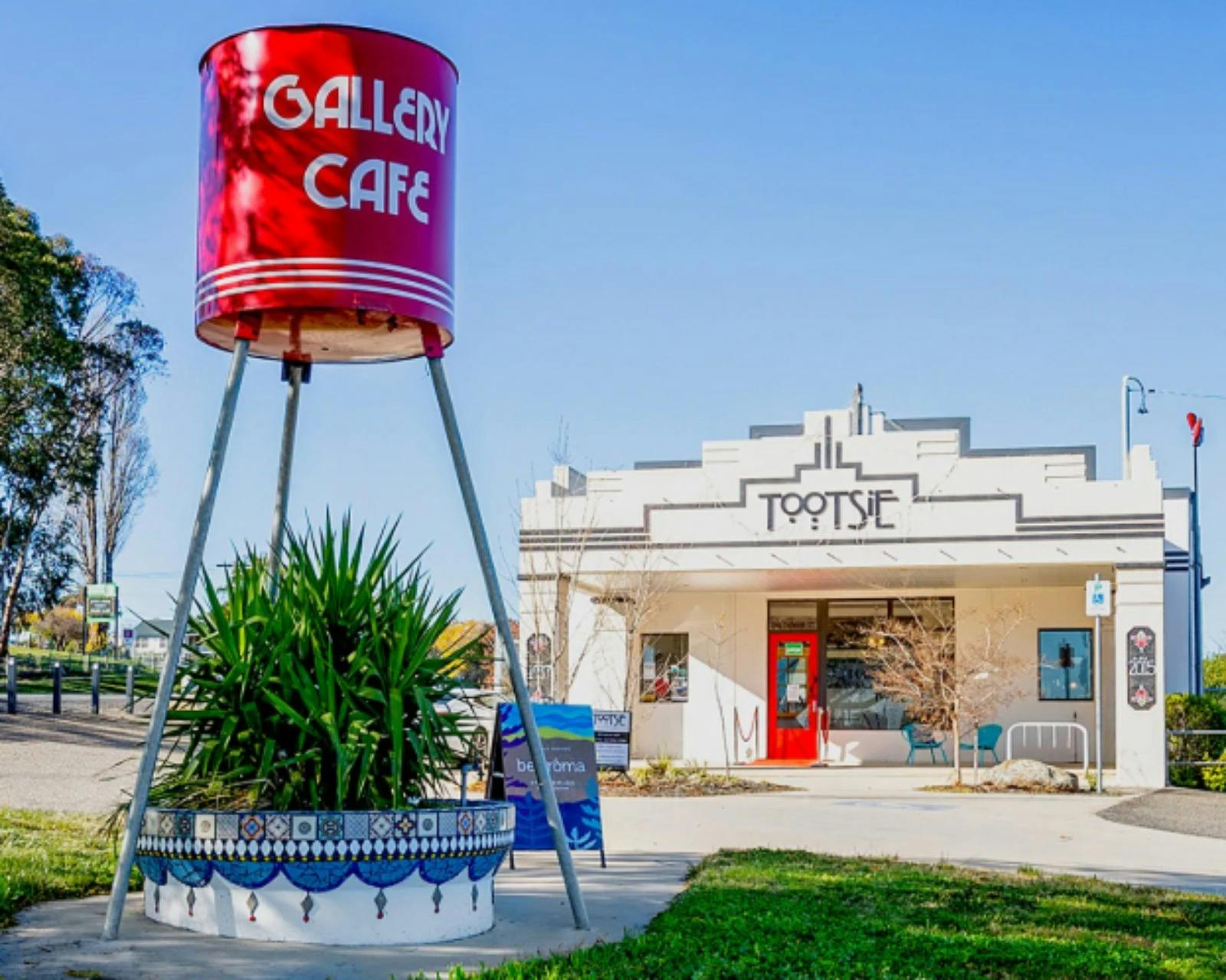Tootsie Gallery Cafe