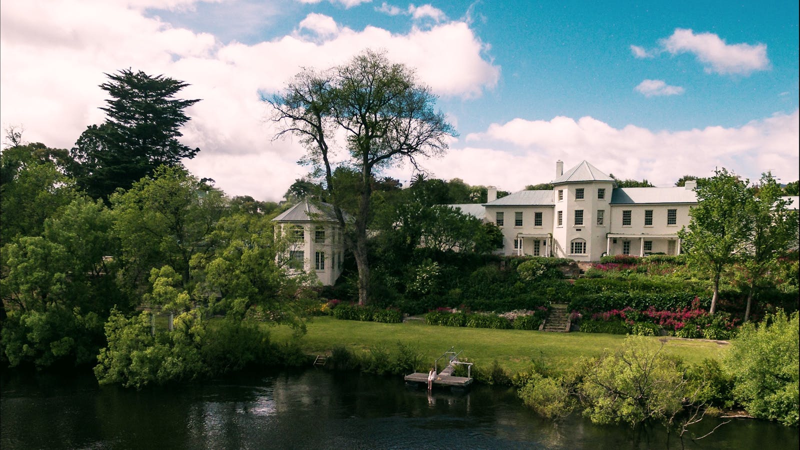 Woodbridge on the Derwent Luxury Accommodation Tasmania