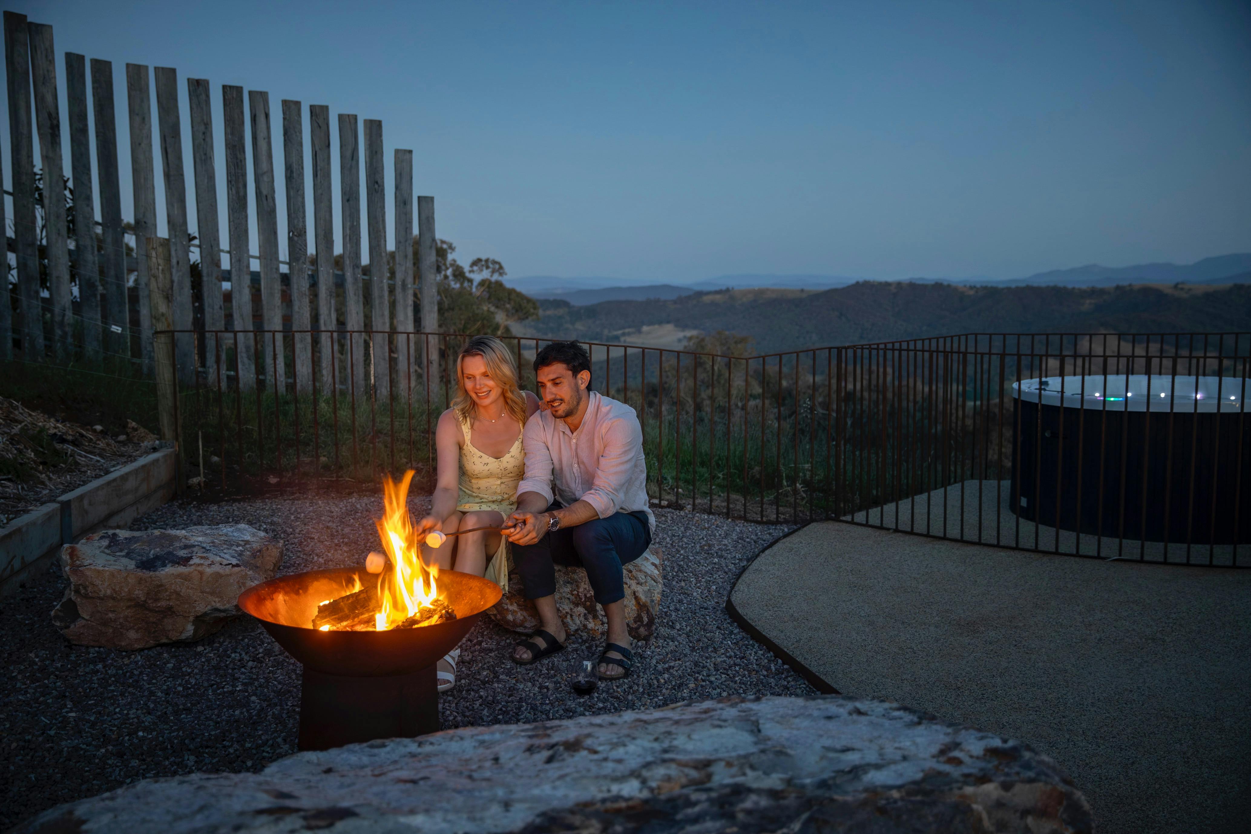 Mt Bellevue, The Bella Vista, Fire Pit