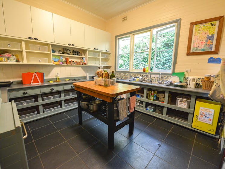 Large kitchen with three hobs, oven, microwave and fully equipped