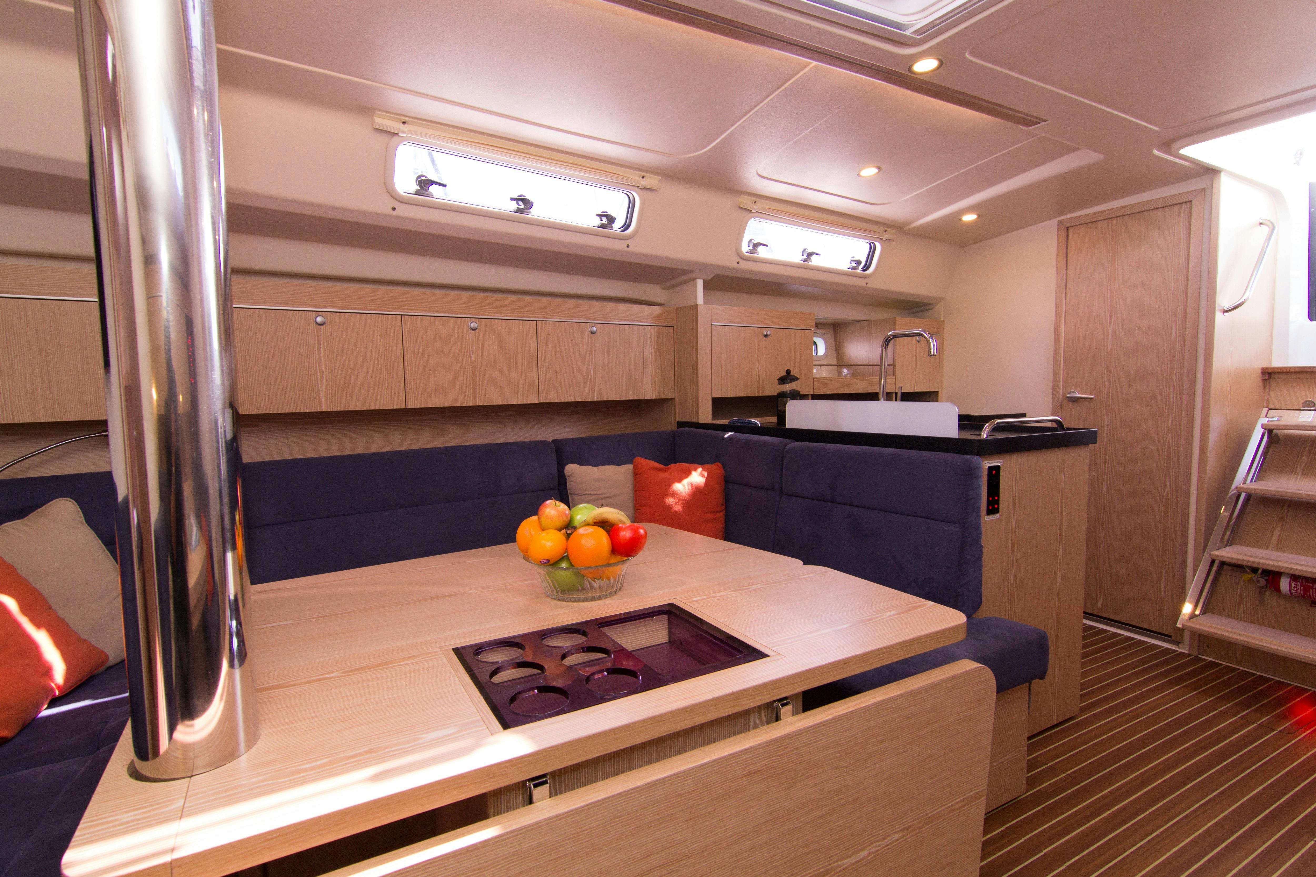 Hanse 41 - '2 Easy', Saloon