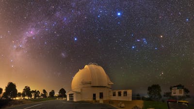 Mt Stromlo at night