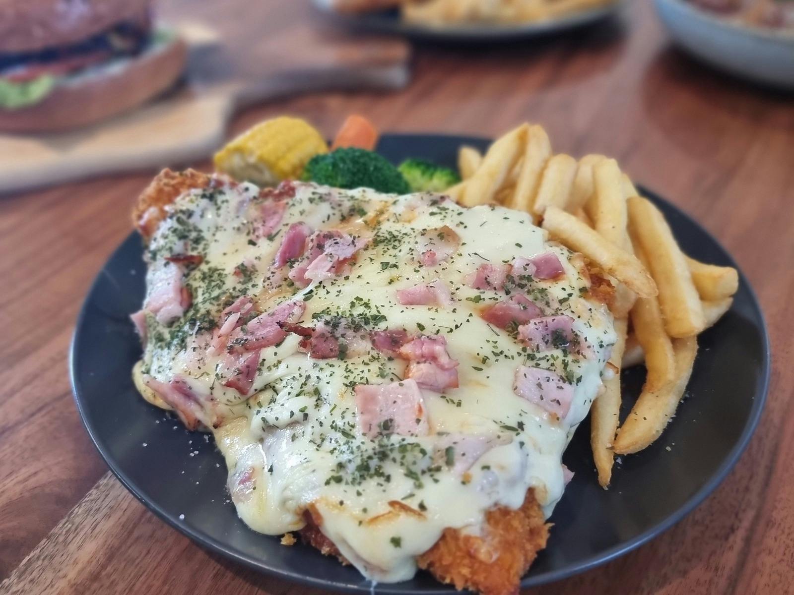 CHICKEN PARMI