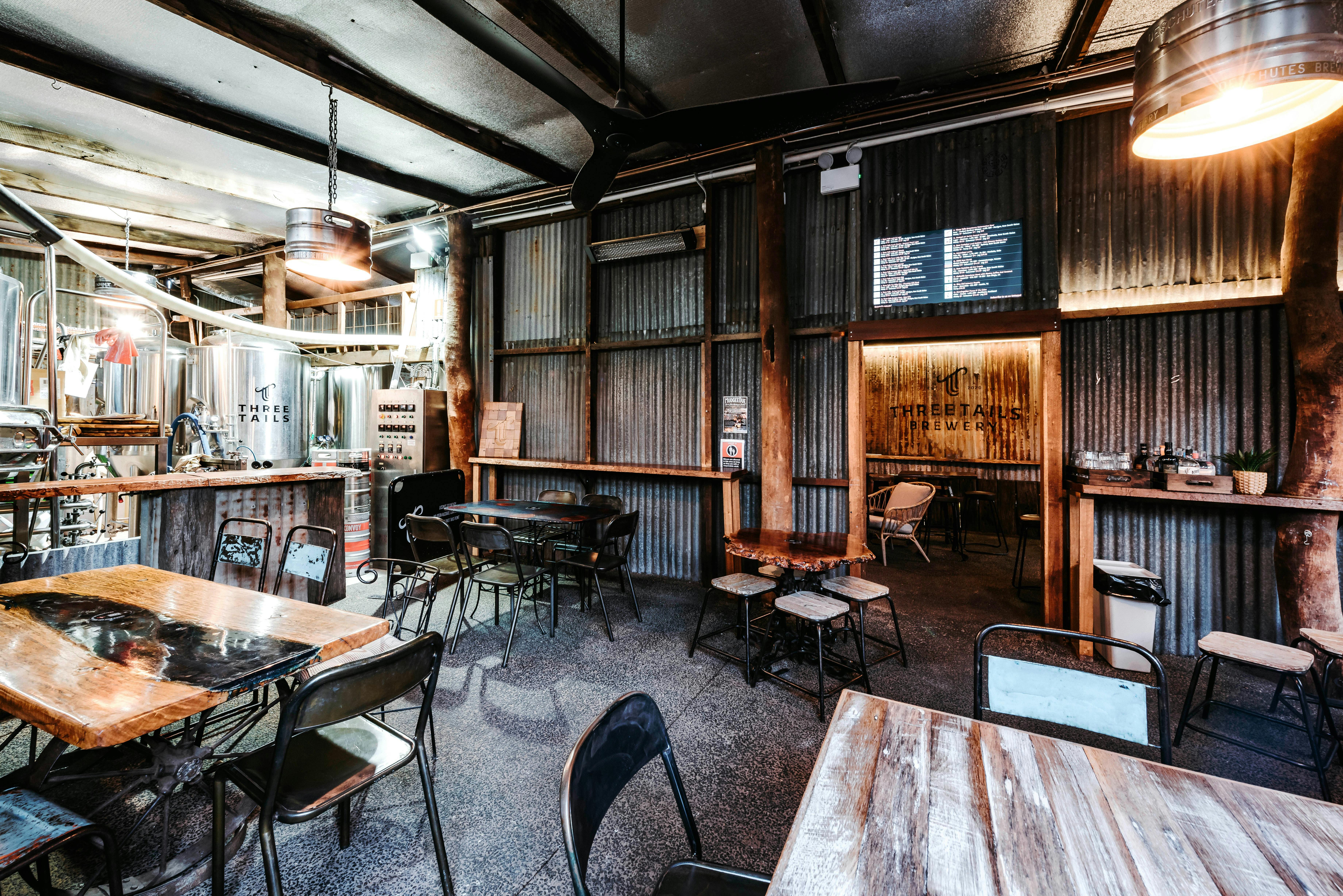 裏手にある隠された小屋