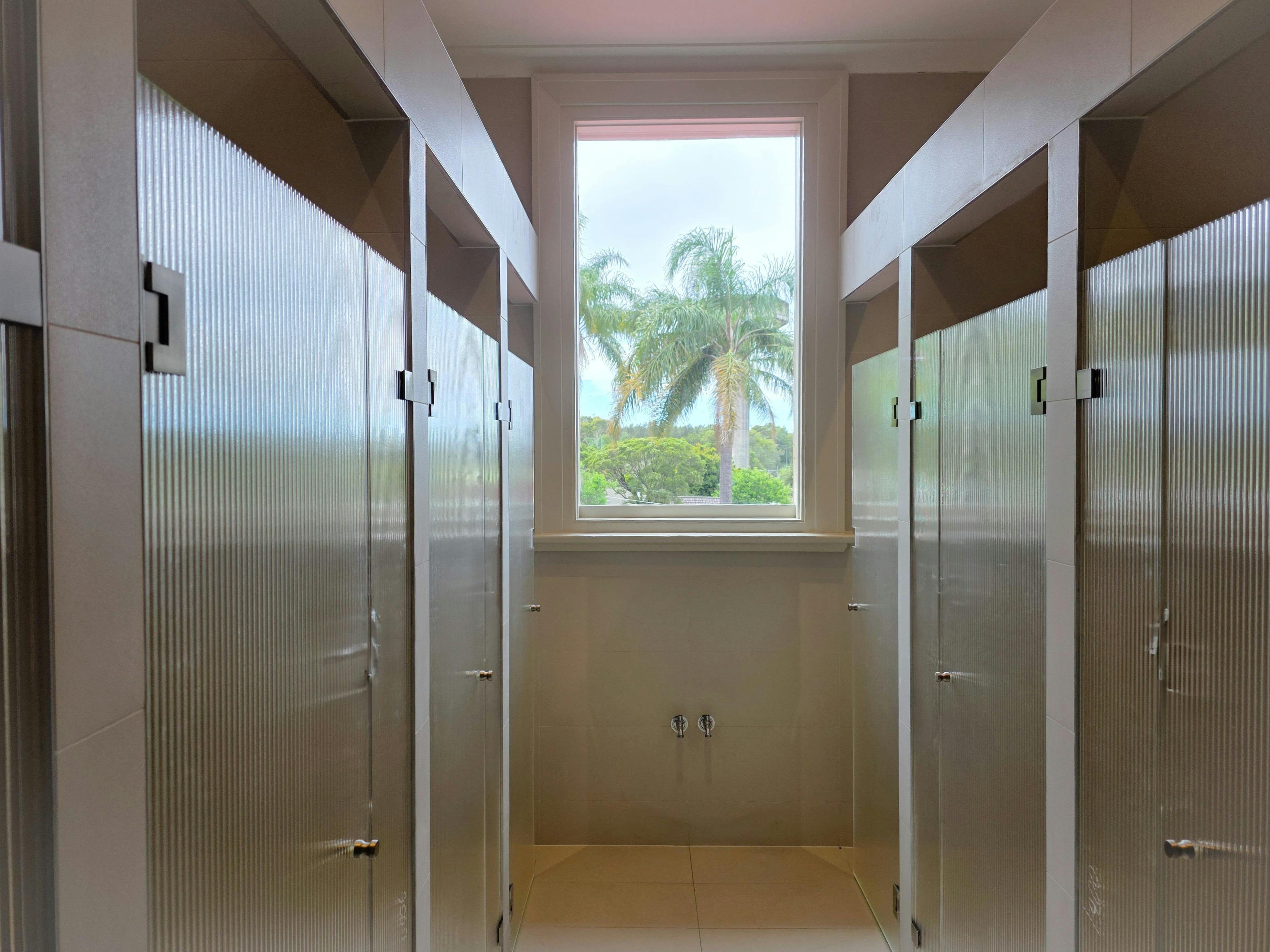 Riverview Hotel Tempe, NSW - Shared Bathroom