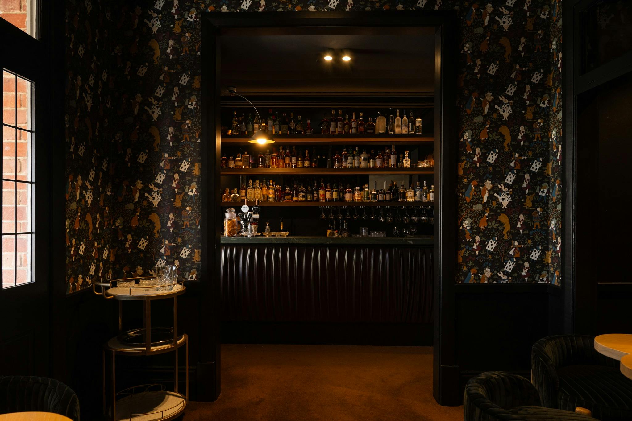 Bar 1854