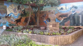Mural & Bust of Sir Sidney Kidman
