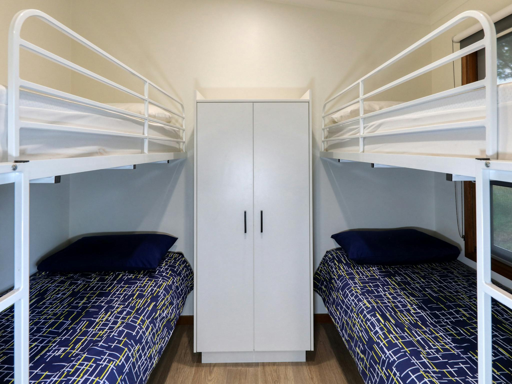Deluxe Cabins - 2 bedrooms - bunk room